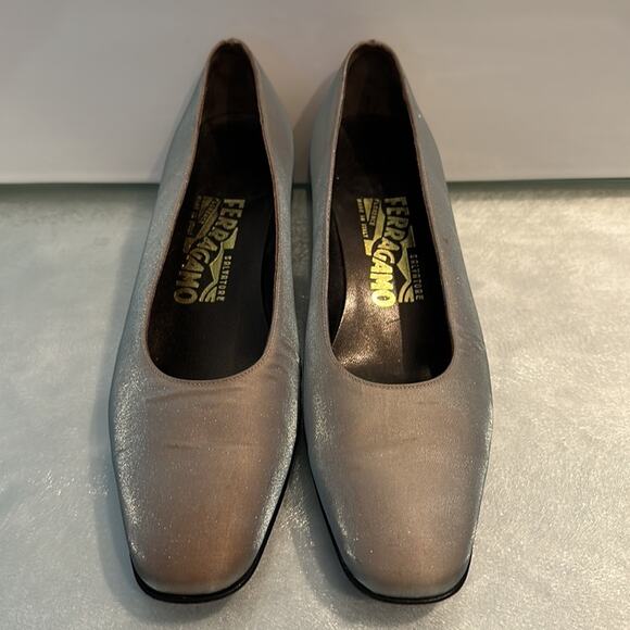 Ferragamo Shoes Vintage Shiny Nude Granny Slip On Heels Size Women's 7 - Picture 2 of 4